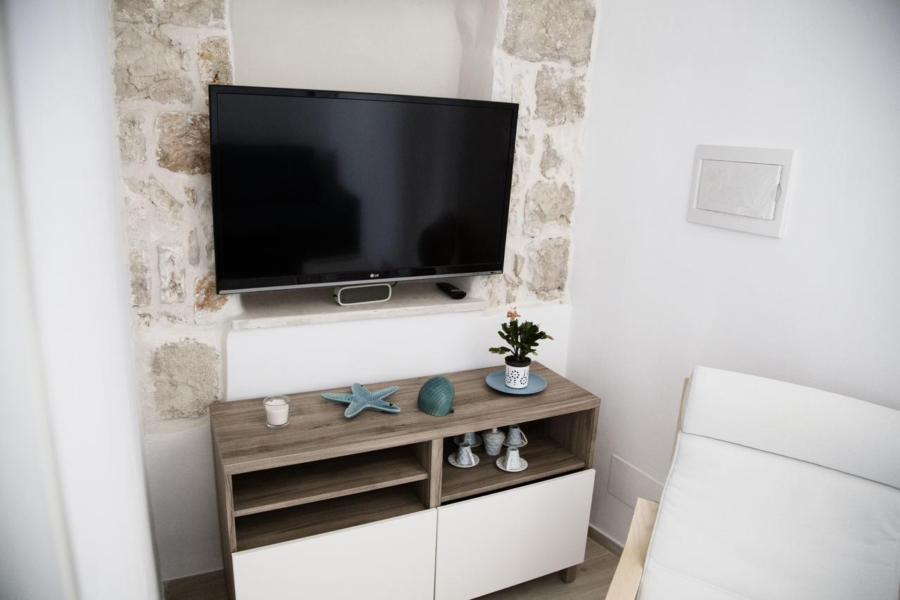 Tre Archi Apartment & Relais Полиньяно-а-Маре Экстерьер фото